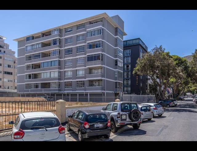 3 BEDROOM APARTMENT FOR SALE IN SEA POINT